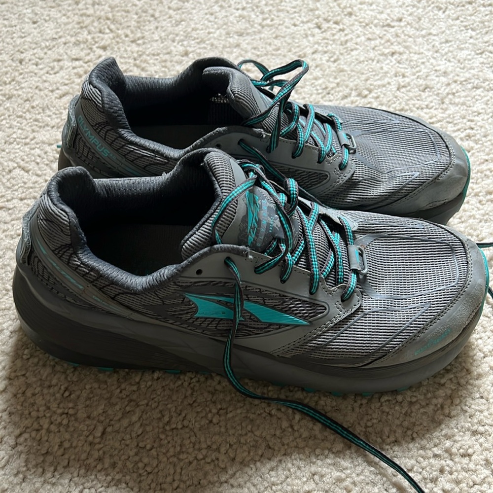 Altra Olympus Grey Trail Running Sneakers in Women’s Size 10
